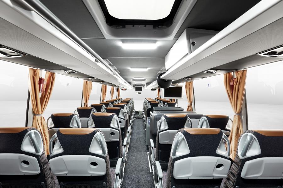 Интерьер Mercedes-Benz Tourismo RHD 2017 года  (фото 15 из 29)
